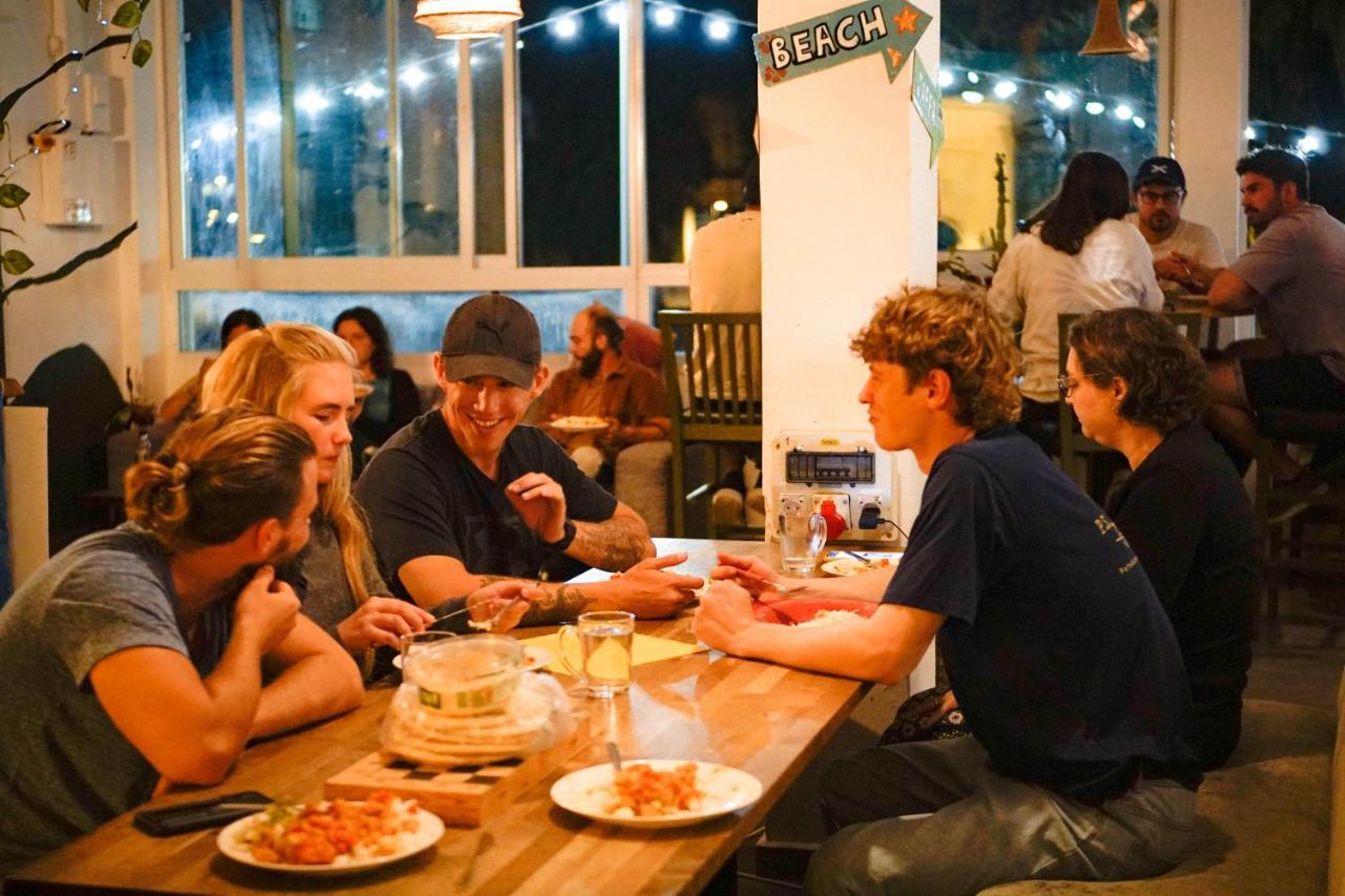 Jungle Jaffa Hostel Age 18 To 45 Tel Awiw Zewnętrze zdjęcie